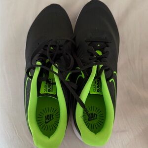 Nike Star Runner Men's Black and Neon Green Athletic Shoes